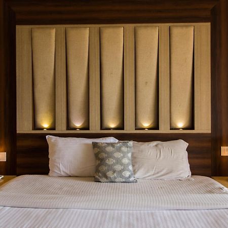 Luisa By The Sea Suites & Sea Front Rooms Mobor Extérieur photo