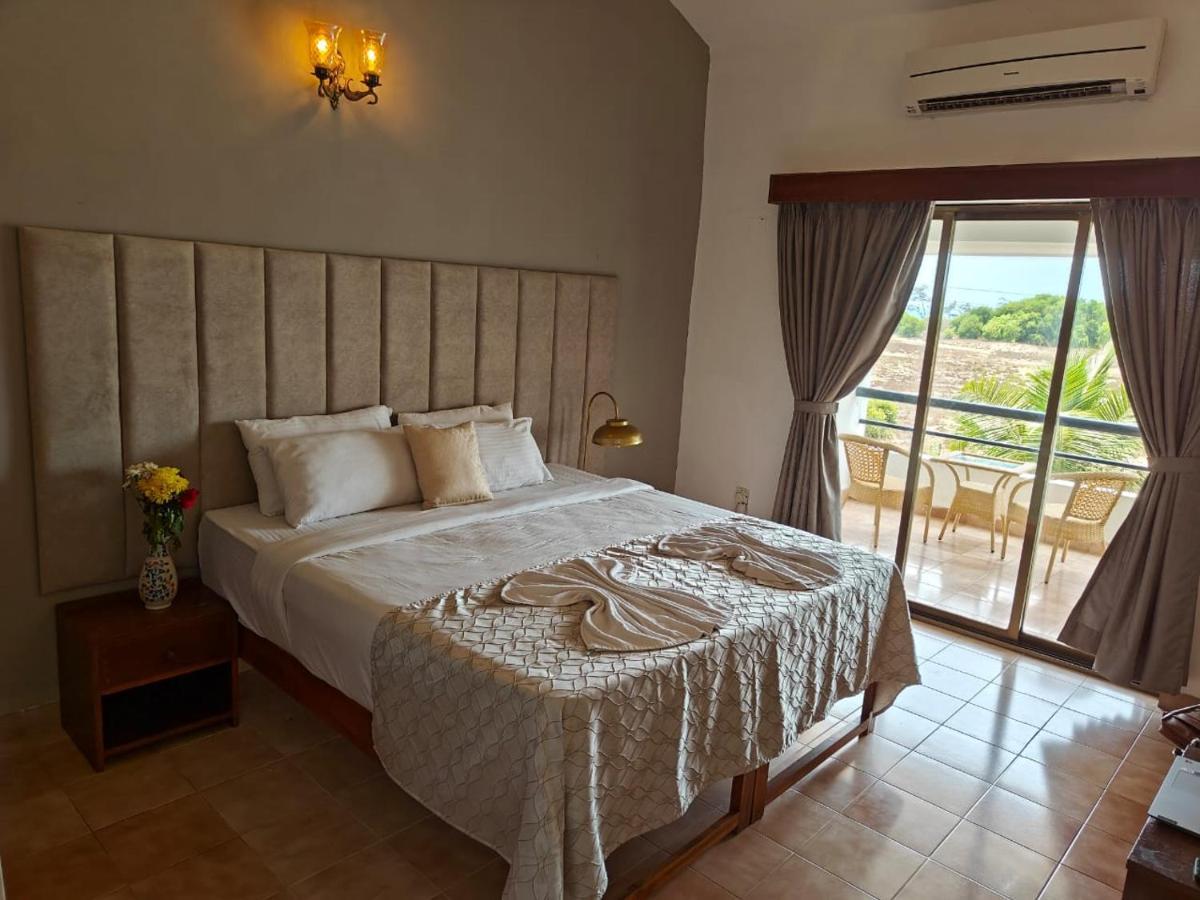 Luisa By The Sea Suites & Sea Front Rooms Mobor Extérieur photo
