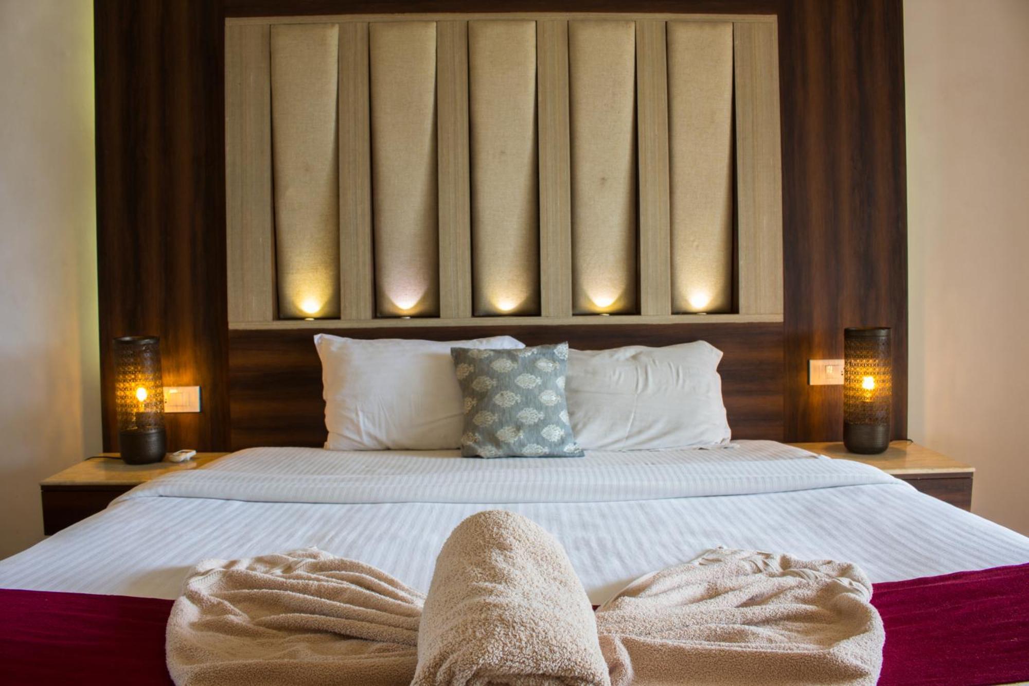 Luisa By The Sea Suites & Sea Front Rooms Mobor Extérieur photo